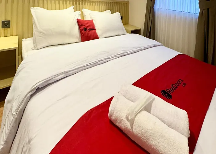 RedDoorz Plus near Alun Alun Selatan 2 Yogyakarta
